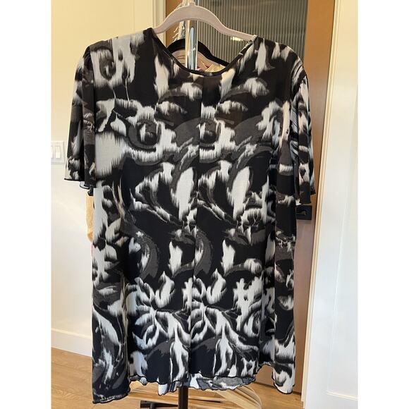 Lane Bryant black grey abstract embellished square neck short sleeve top - Picture 6 of 11